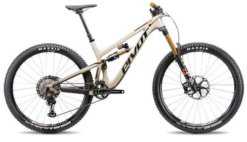 Sandstorm 2020 Pivot Firebird Pro XTR full-suspension mountain bike