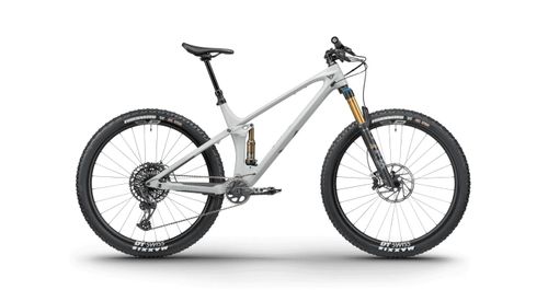 White 2021 YT Izzo Core 4 trail mountain bike